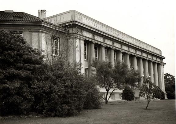 Julius Shulman
Classroom Building