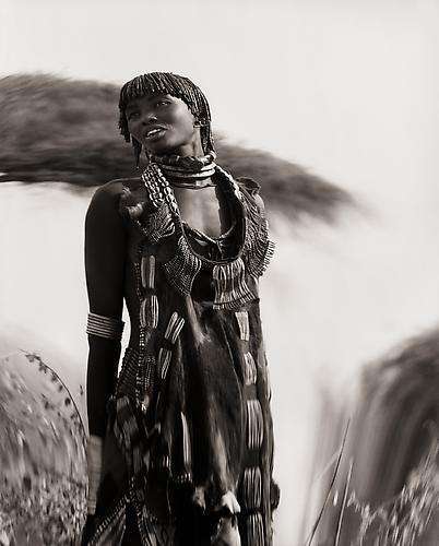 Young
Hammar Woman, the Omo Valley, Ethiopia
2011
platinum/palladium print