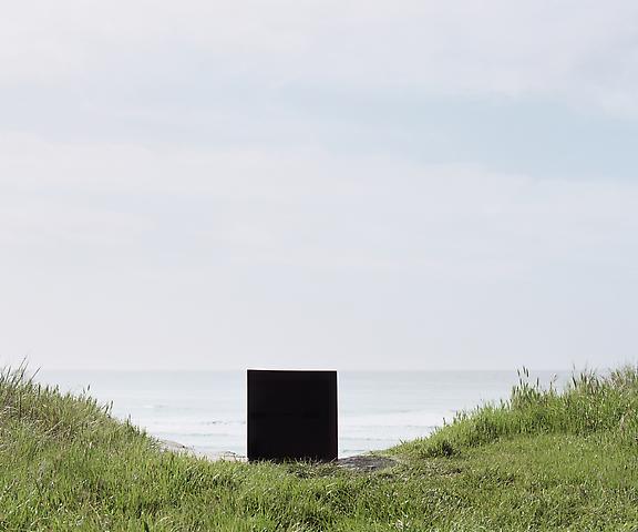 Single Cube Formation, No. 1, Santa Barbara (2011)
Chromogenic digital print; Edition of 5 with 1 AP
20h x 24w in (50.8h x 60.96w cm)