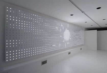 Leo Villareal
<i>Origin</i> (install 1)
2006
LEDs (light emitting diodes), circuitry, microcontrollers, aluminum and wood
80 x 320 x 3 inches
