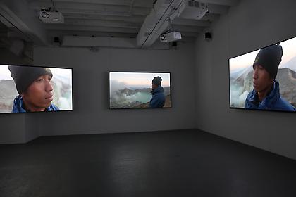 JANET BIGGS
A Step on the Sun (installation view)
2012, 5 channel video installation, 9 minutes 22 seconds