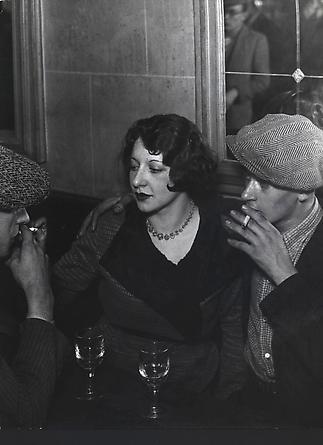 A la table d'un cafe, 1931-32