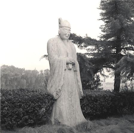 Statue, 2001