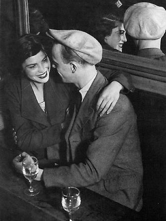 Couple d'Amoureau Assis, Bal Musette des Quatre Saisons, Rue de Lappe, c. 1932