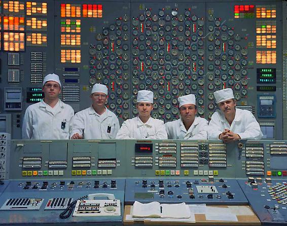 Engineering team in the control room, Reactor 3, 2001