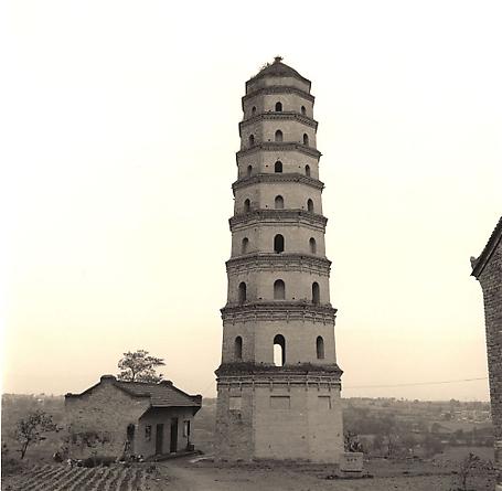 Pagoda, outside Xi'an, 2001