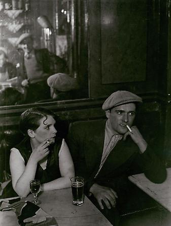 Couple Dans un Bistrot, Rue Saint Denis, c. 1932