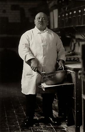 August Sander 
Pastrycook, 1928
© SK-Stiftung Kultur – August Sander Archiv VG-Bild Kunst, Bonn