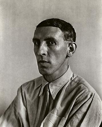 August Sander
Painter [Heinrich Hoerle], 1928
© SK-Stiftung Kultur - August Sander Archiv VG-Bild Kunst, Bonn