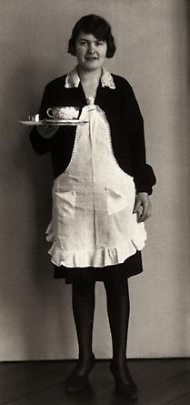 August Sander
Café Waitress, 1928-29
© SK-Stiftung Kultur – August Sander Archiv VG-Bild Kunst, Bonn