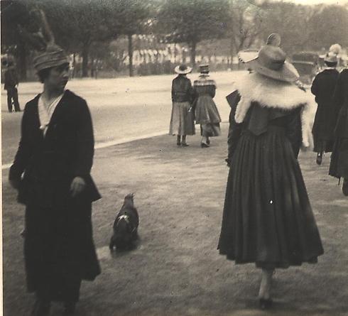 Ladies Promenading, 1915 [JHL 175]