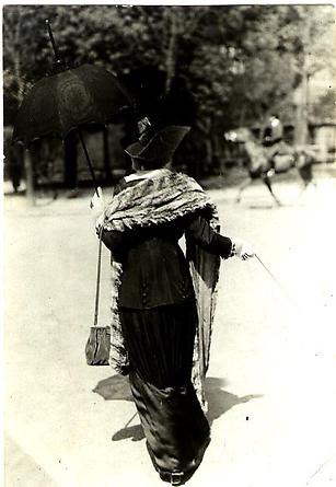 Paris, Avenue of Acacias, 1911 [JHL 640]