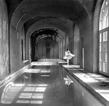 Caroline running near pool no. 1, Long Island, New York, 2000