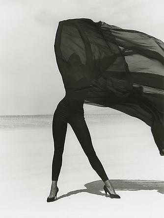 Naomi Campbell - Versace 3, El Mirage, 1990