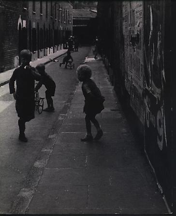 Street in Bethnel Green, 1939