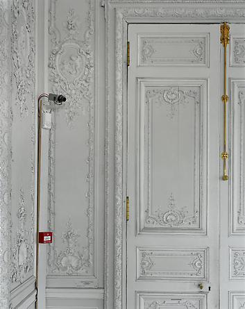 Security camera and boiserie detail, Grand Cabinet de Madame Victoire, (54)CCE.01.052, Corps Central - RdC, Versailles, 2005