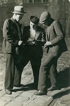 Gens du Milieu, c. 1932