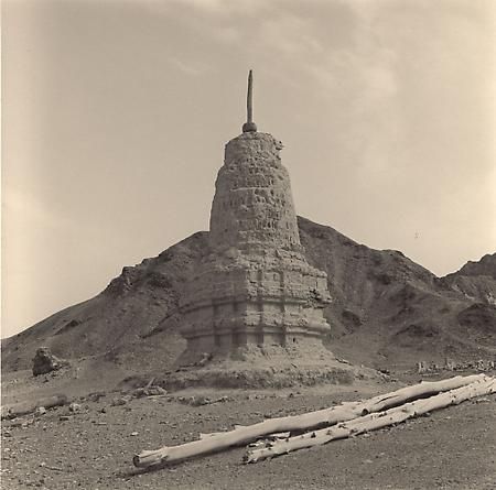 Pagoda, Dunhuang, 2001