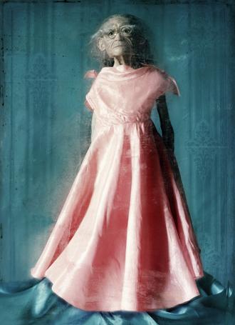 Salmon Pink Satin Dress, 2016
Fine Art Print
90 x 65 cm