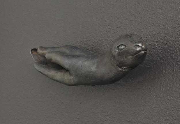 Tilda Lovell
Selkie, 2014
bronze
9 x 25 x 9 cm