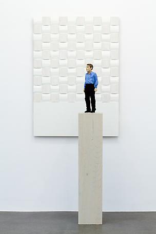 Man with white panel
2010
painted wawa wood
h. 173 cm
141 x 100 cm