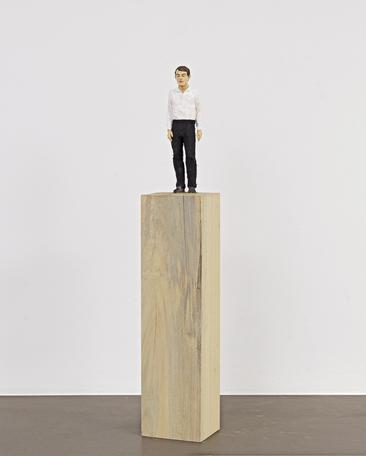 Small man with white shirt
2015
painted wood
170 x 30 x 25 cm