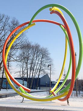 Lars Englund inaugurates monumental sculpture in Helsingborg