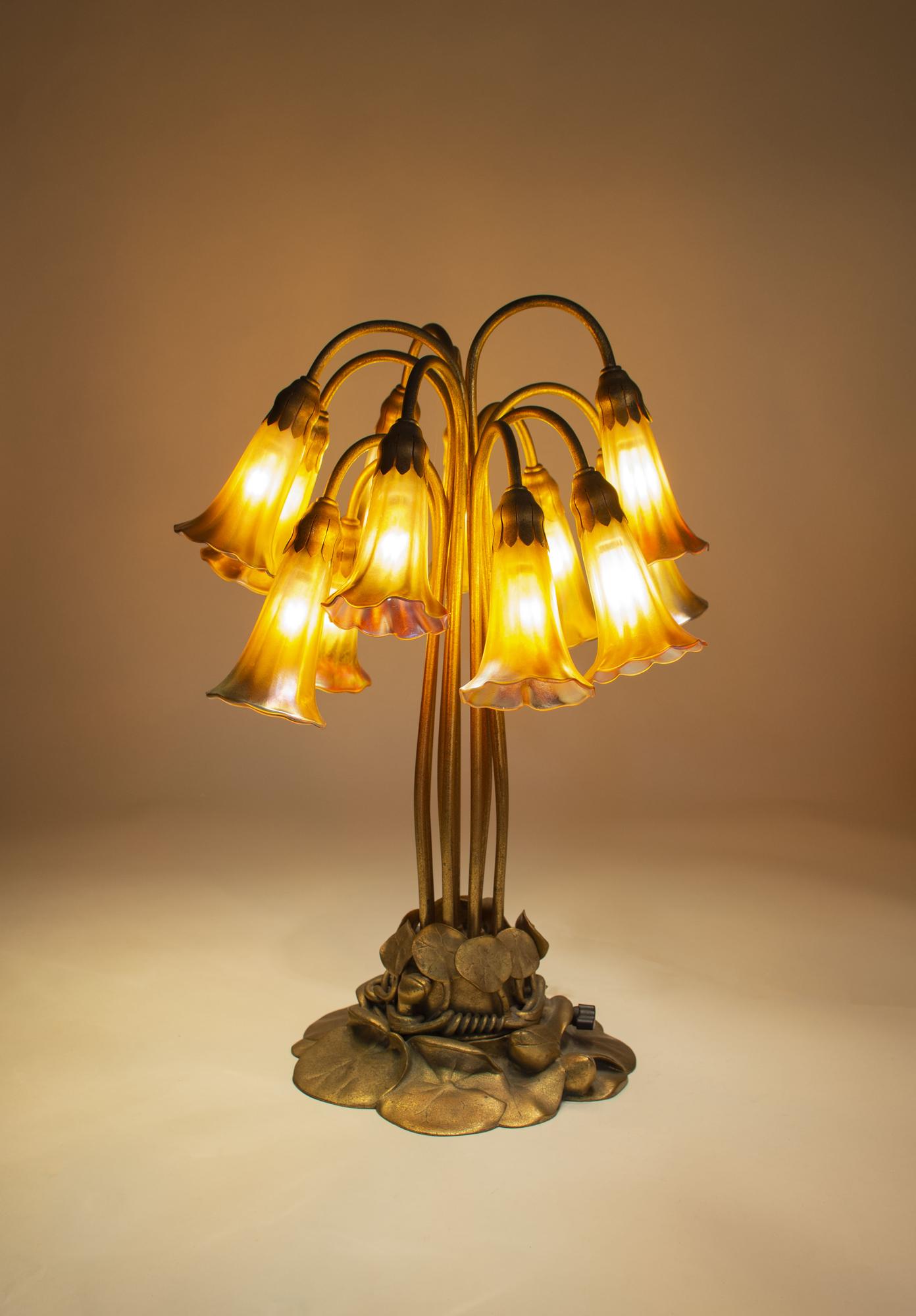 Tiffany Studios 12-Light Lily Table Lamp 2
