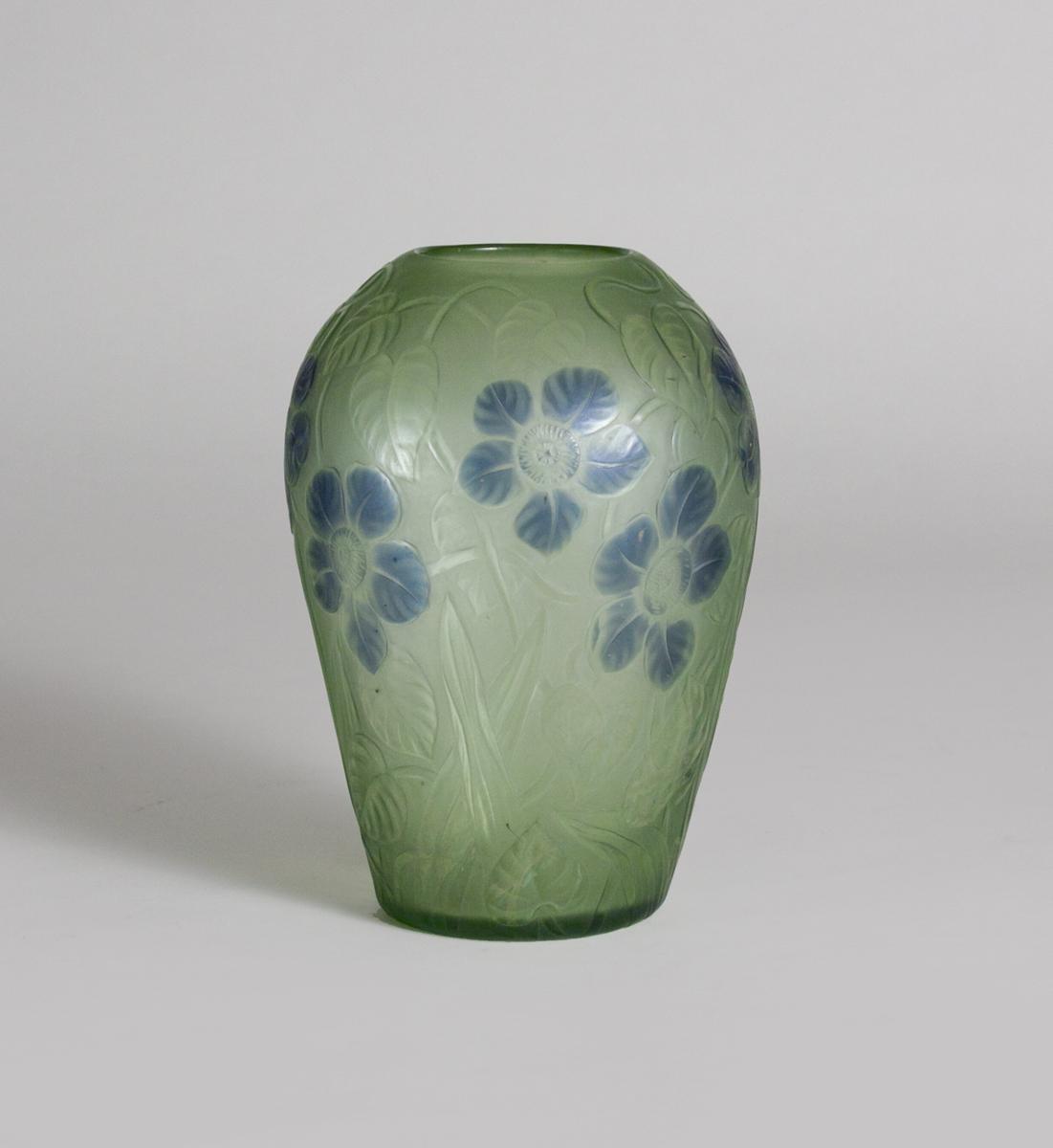 Tiffany Favrile Glass Cameo Vase 3