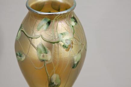 Tiffany Favrile Glass Intaglio Flower Form Vase 4