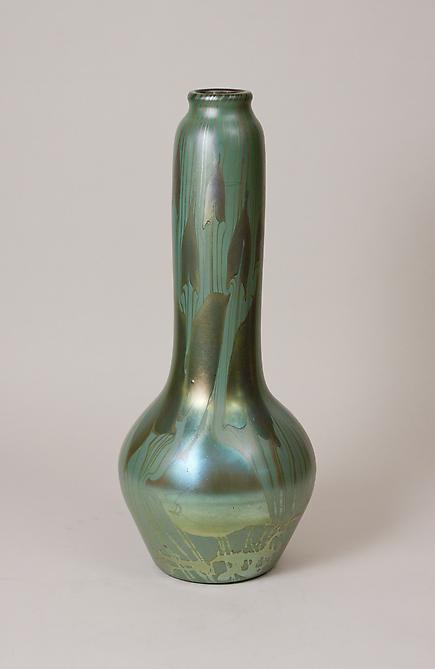 Tiffany Favrile Glass Monumental Vase with Leaf and Vine Decoration 2