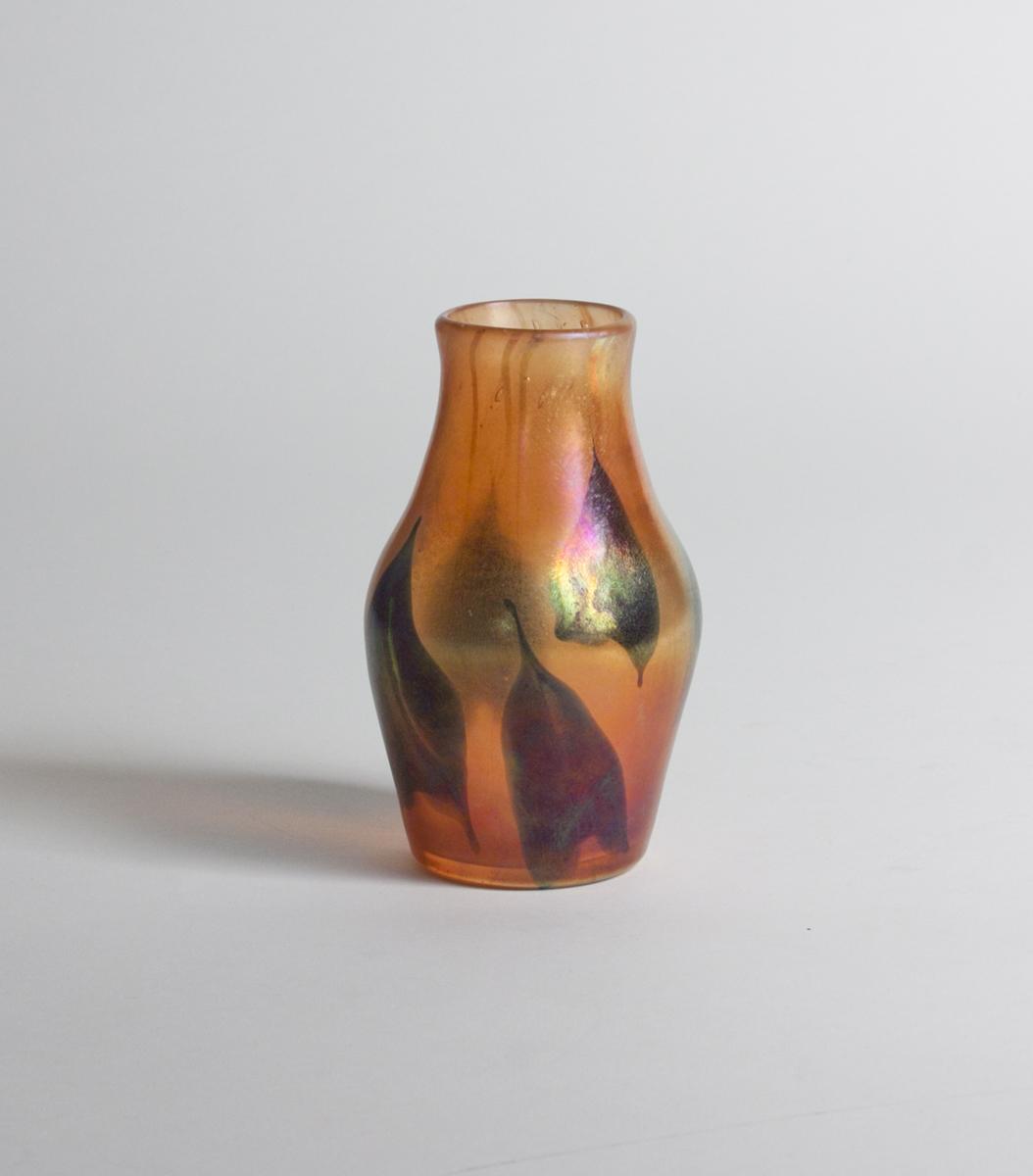 Tiffany Favrile Glass 'Arrowhead' Paperweight Vase 1