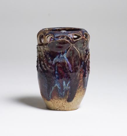 Robalbhen Reticulated Pea Pod Vase 1