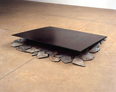 <i>Relatum - Residence, </i>1988
Iron plate and stone plates
220 x 200 x 1 cm