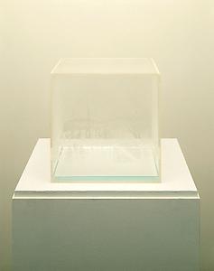 Hans Haacke
<i>Condensation Cube</i>, 1963-65
Plexiglass and water
30 x 30 x 30 cm