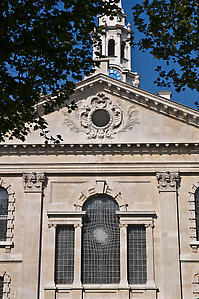 Shirazeh Houshiary and Pip Horne
Commission for St Martin-in-the- Fields, London, 2008
Etched mouth blown clear glass and shot peened stainless steel frame