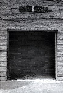 SANTIAGO SIERRA
COVERED WORD
Spanish Pavilion. Venice Biennial. Venice, Italy. June 2003