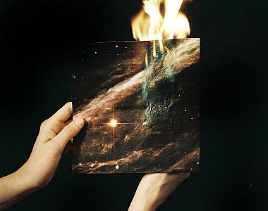 <i>Back Fire, </i>2004
Framed C-Print
37 x 43.5cm