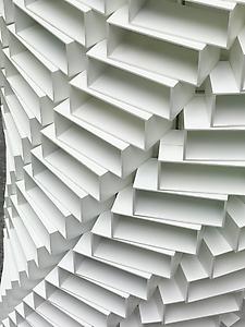 Shirazeh Houshiary
<i>White Shadow,</i> 2005
Aluminium bricks and steel cable
Detail
height 405 cm; ellipse 66 cm x 47 cm