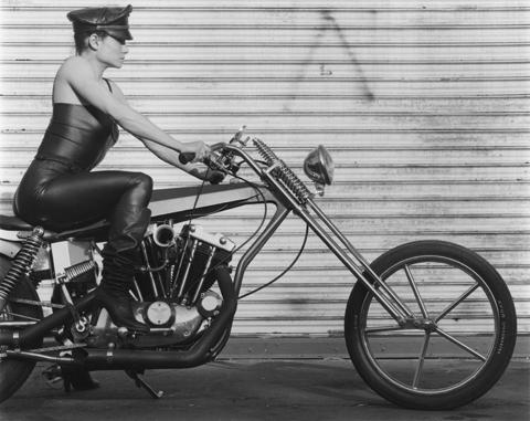 <i>Lisa Lyon</i>, 1982