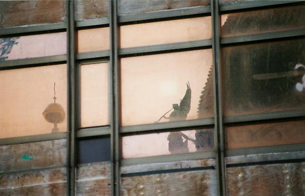 TACITA DEAN
<b>Palast</b>, 2004 Image