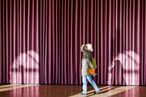 Thomas Demand's installation <i>Saal</I>, 2011, covers all four walls of the Städel Museum’s Metzler Hall. Learn more <a href="http://www.artdaily.org/index.asp?int_sec=2&int_new=52219">here.<http://www.artdaily.org/index.asp?int_sec=2&int_new=52219> </a>