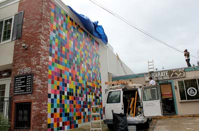 Roy McMakin creates a colorful mural for the community of La Jolla in San Diego, California. More information on the work can be found <a href="http://lajollalight.com/2010/12/23/mcmakins-colorful-mural-unveiled-in-la-jolla/">here.<http://lajollalight.com/2010/12/23/mcmakins-colorful-mural-unveiled-in-la-jolla/> </a>