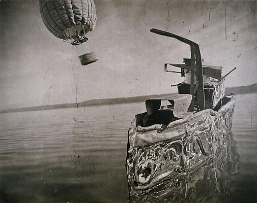 Channel crossing with Hot Air Balloon, 2005
photogravure on Somerset White paper
55,88 x 71,12 cm
edition of 8
3,500. € including tax
