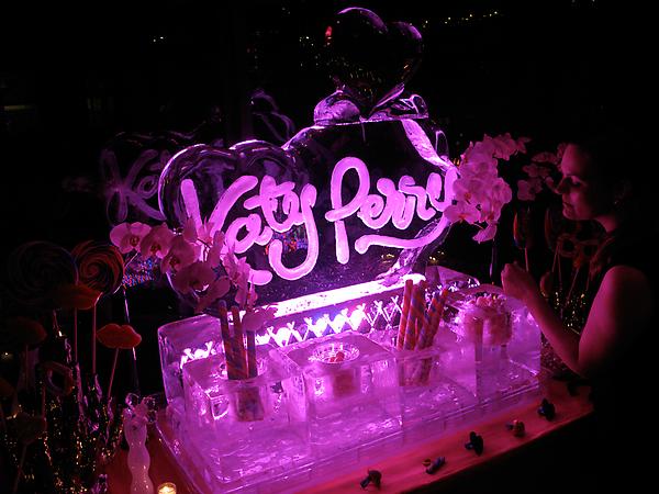 Logo Sculpture with Dessert Medley Base
Katy Perry Album Launch
Hotel Gansevoort, NY