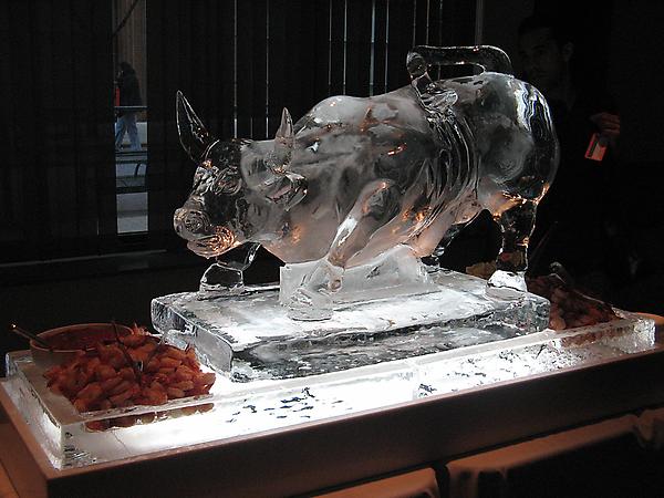 Wall Street Bull Sculpture with Raw Bar Base
New York Stock Exchange, NY