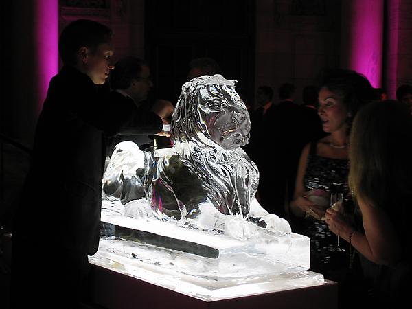 NYPL Lion Sculpture with Caviar Chiller Function
New York Public Library, NY