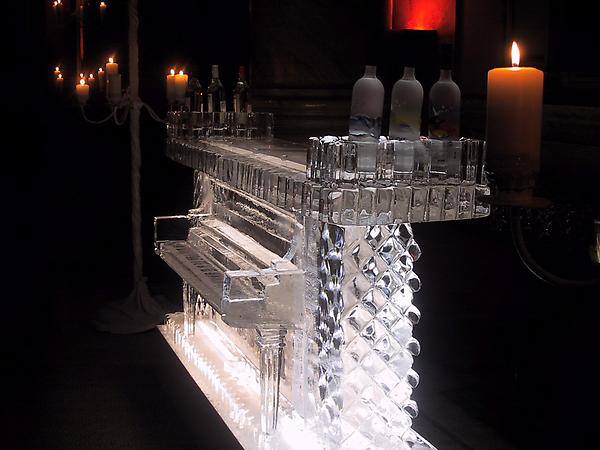 Upright Piano Ice Bar
Capitale, NY