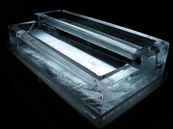 Grand Tiered Raw Bar