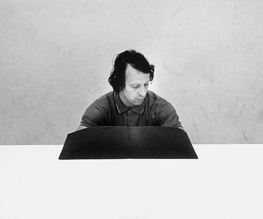 Franz Erhard Walther<br />Keeping still (arms and hands motionless)<br />1967<br />cotton<br />